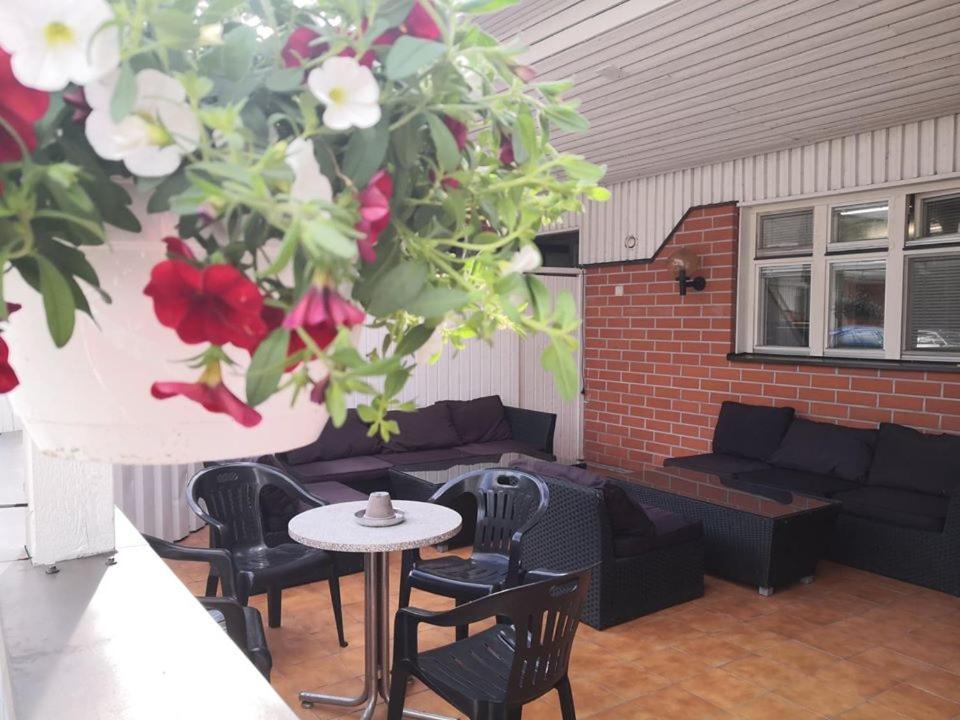 Hotelli Ravintola Tiilikka Rautavaara Exterior foto